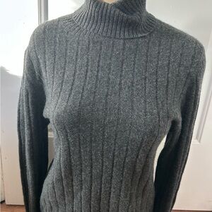 Country shop 100% cashmere Charcoal Ribbed Turtleneck Sweater Size L